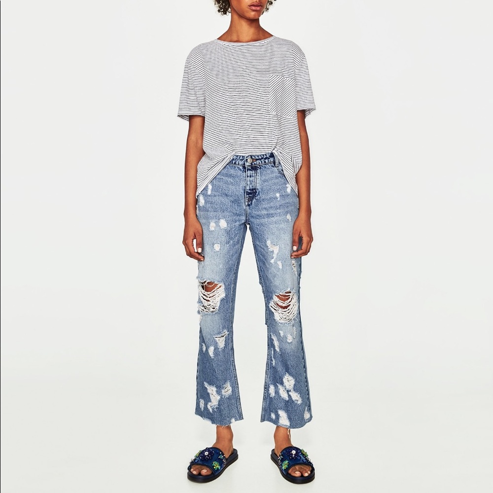 Mid-Rise Relaxed Fit Jeans
