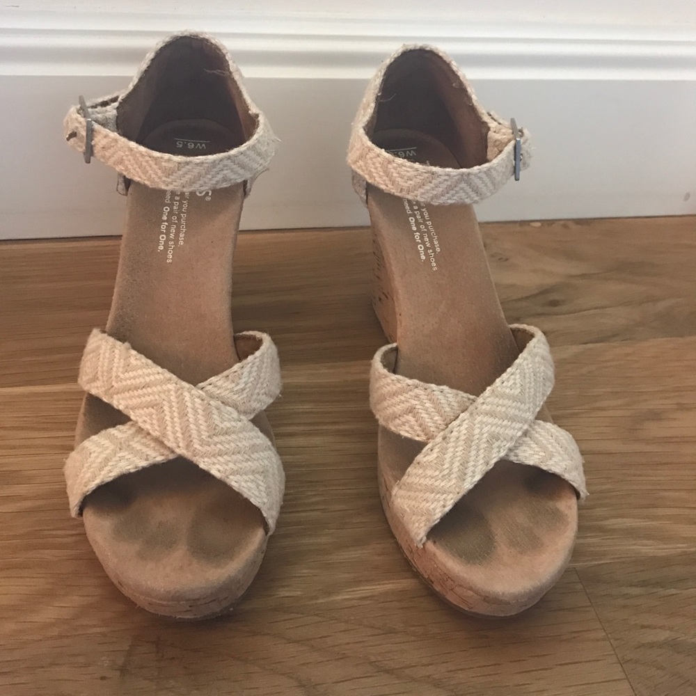 Barely worn size 6.5 steve madden wedges.