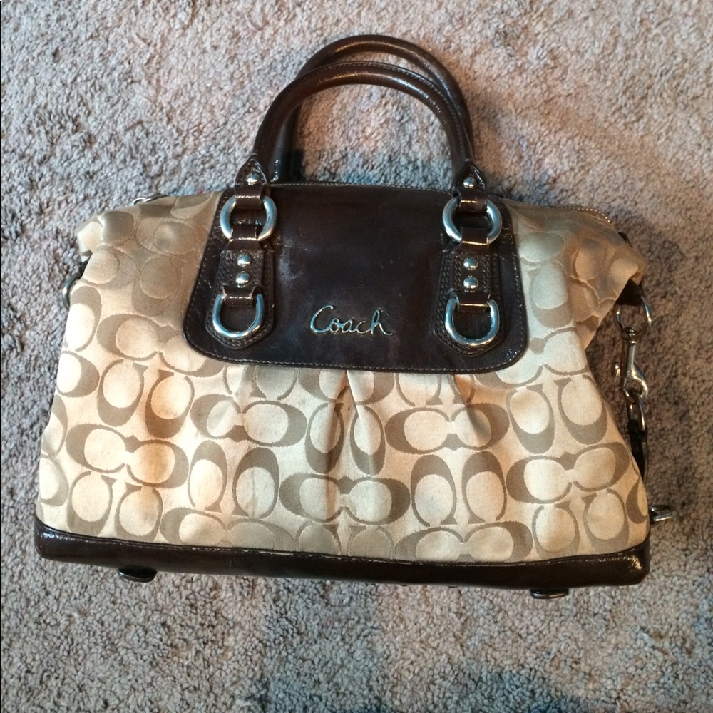 ✨last day✨Coach Handbag