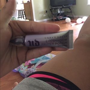 Urban Decay eyeshadow primer