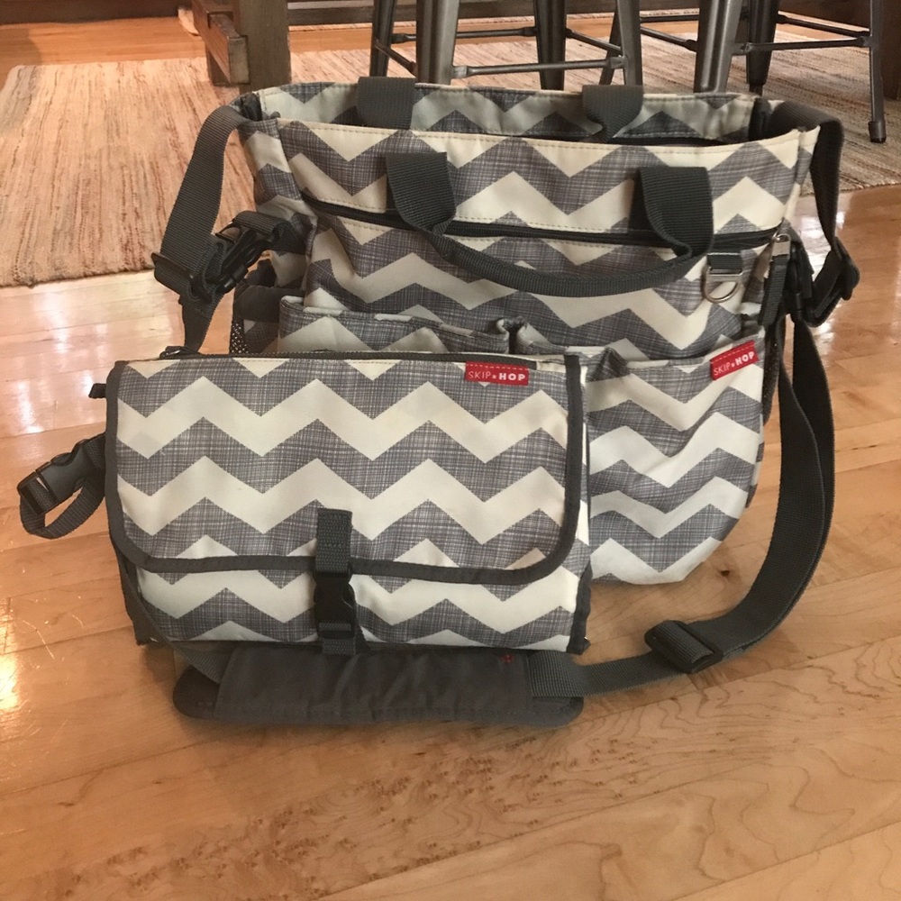 *SOLD* Skip Hop Duo Chevron Diaper Bag/Station