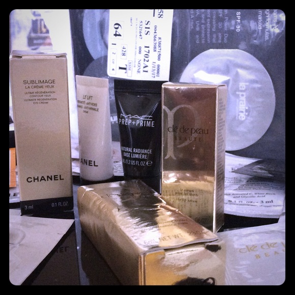 CHANEL Other - Lot of 29 samples la mer, cle de peau, la prairie