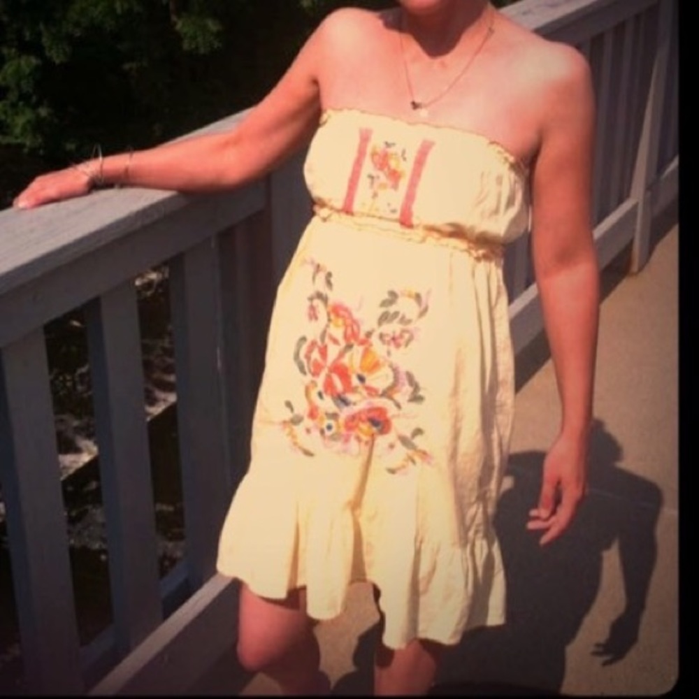 Beautiful embroidered yellow sundress M