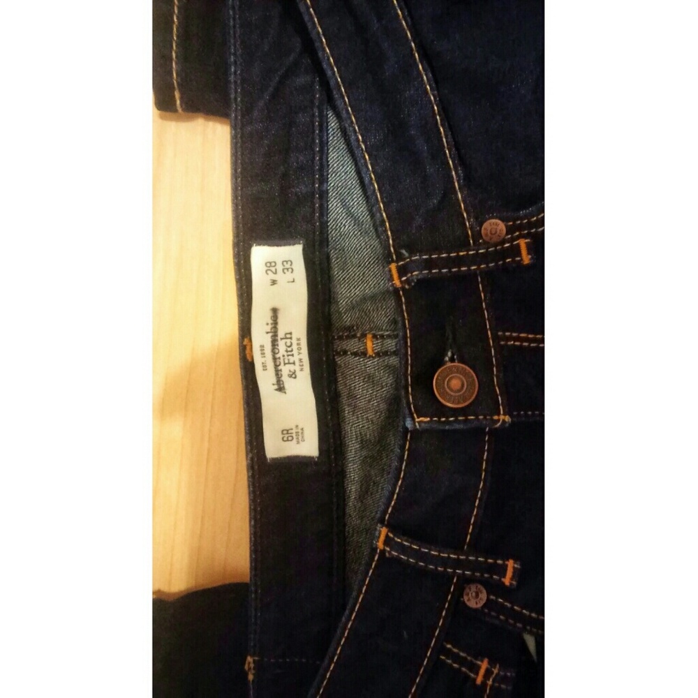 Dark skinny jeans