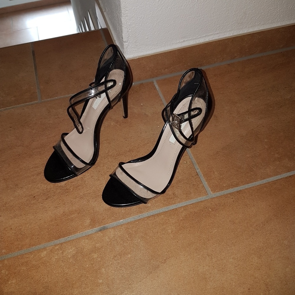 BCBG heels