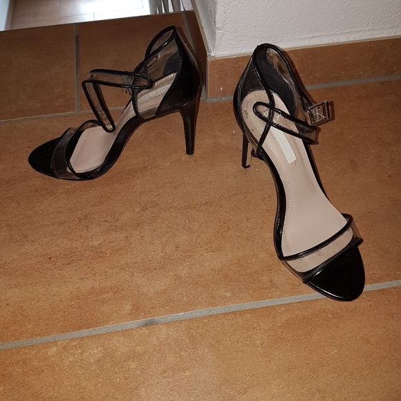 BCBG heels - Picture 2 of 4