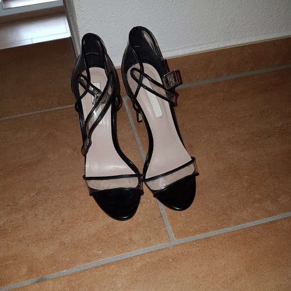 BCBG heels - Picture 3 of 4