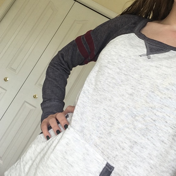 White and Grey Sweatshirt - Picture 4 of 4