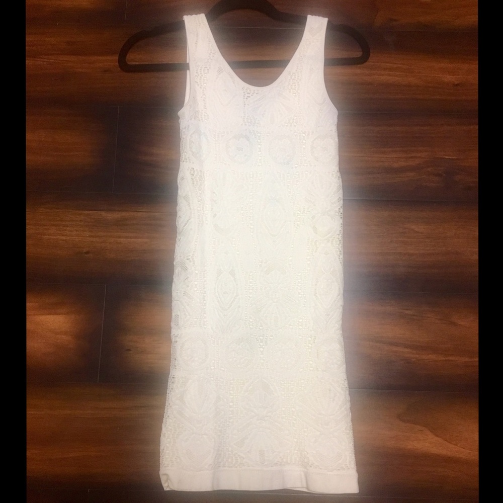 White bodycon dress