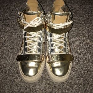 giuseppe zanotti men contact to buy 1(773)8951995