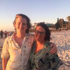 Meet your Posher, Max