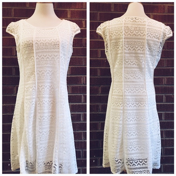Haani white lace vertical pleated summer dress - Picture 2 of 7