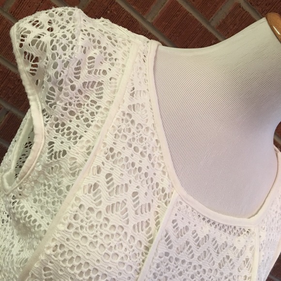 Haani white lace vertical pleated summer dress - Picture 3 of 7