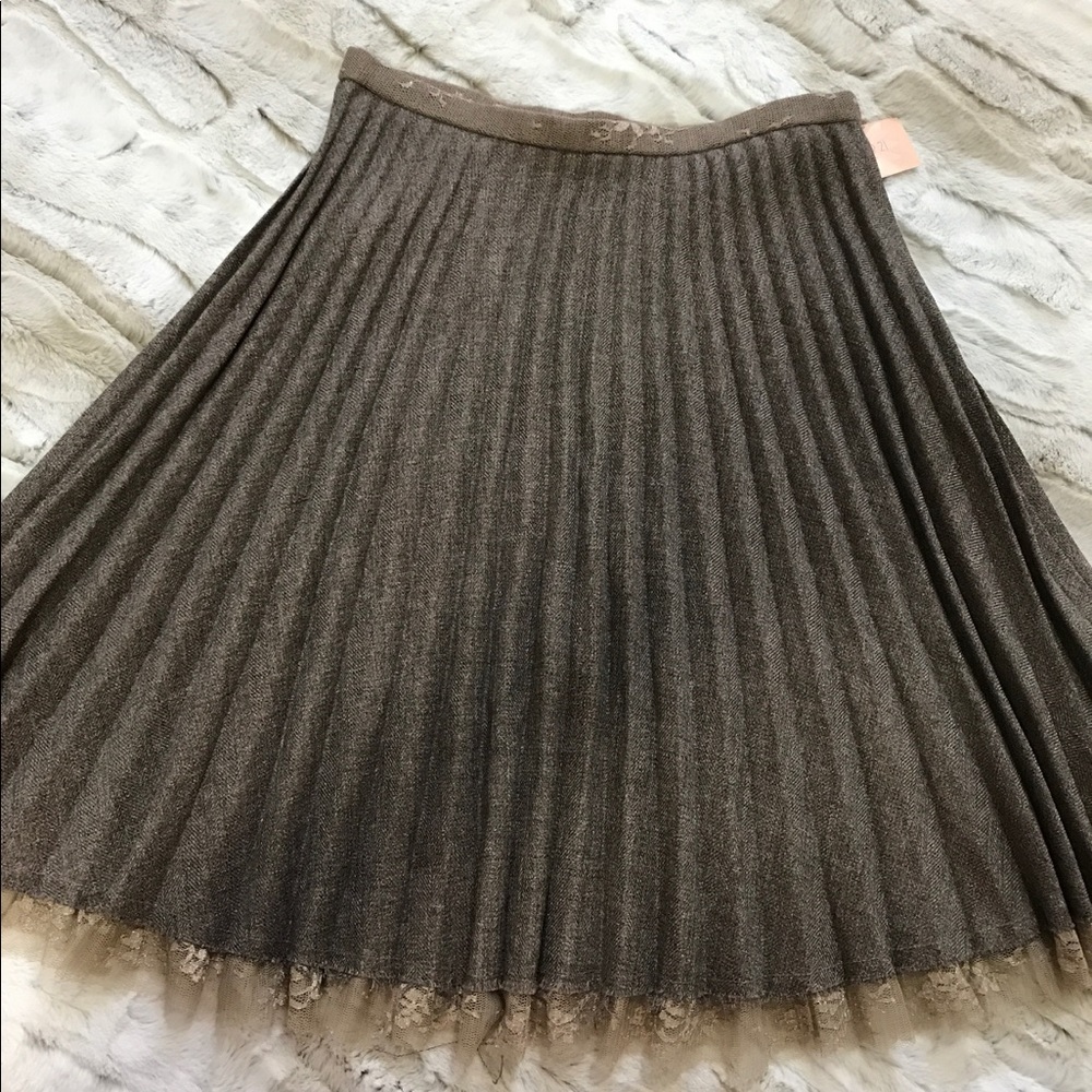 Pleated skirt