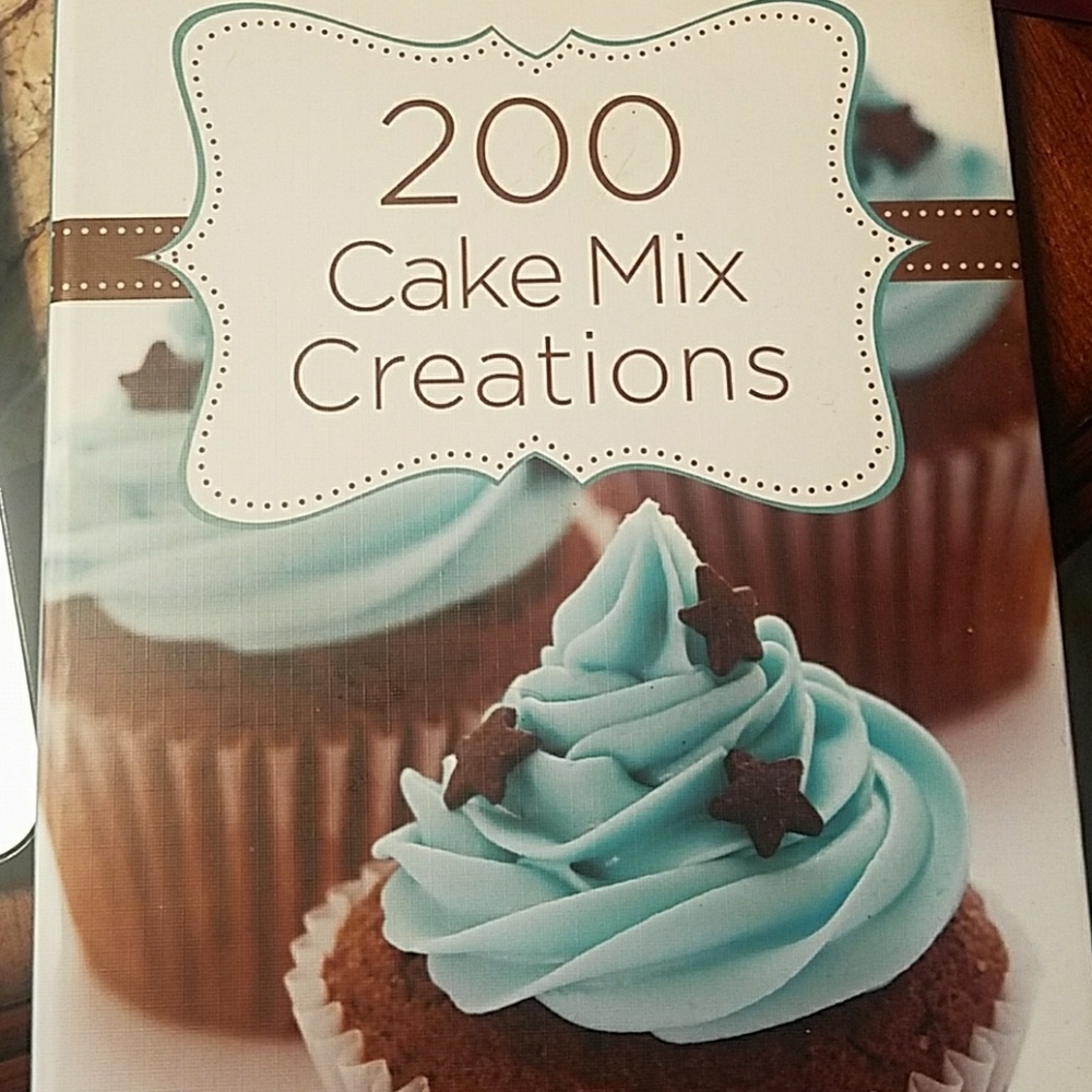 Bundle of goodies cookbooks - Picture 2 of 5