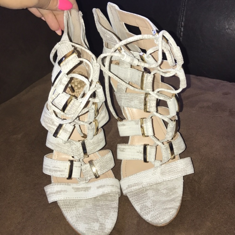 Vince camuto - Picture 2 of 4