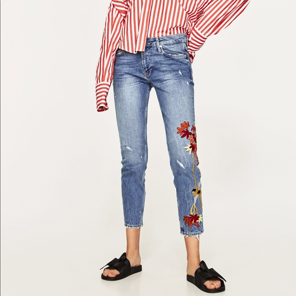Slim Boyfriend Jeans with Embroidery