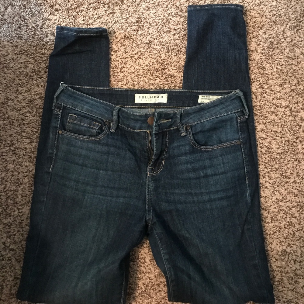 Bullhead dark wash skinny jeans