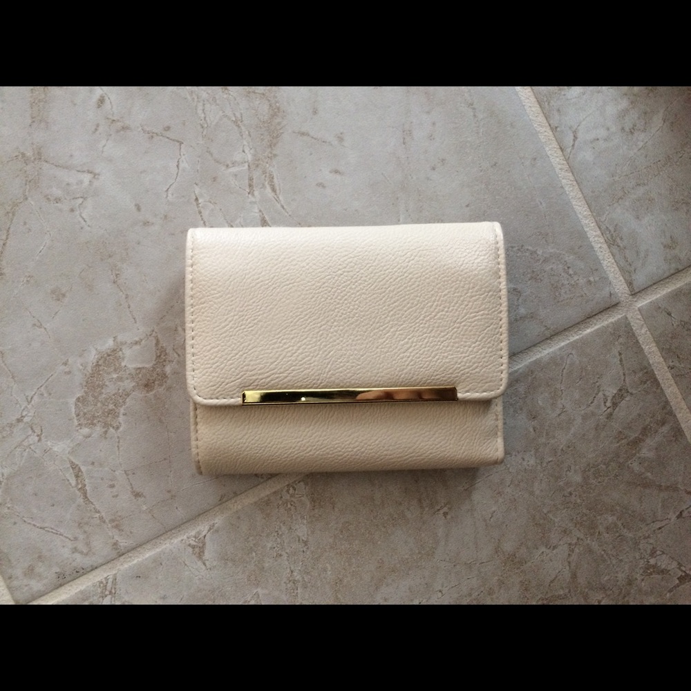 Apt. 9 Wallet