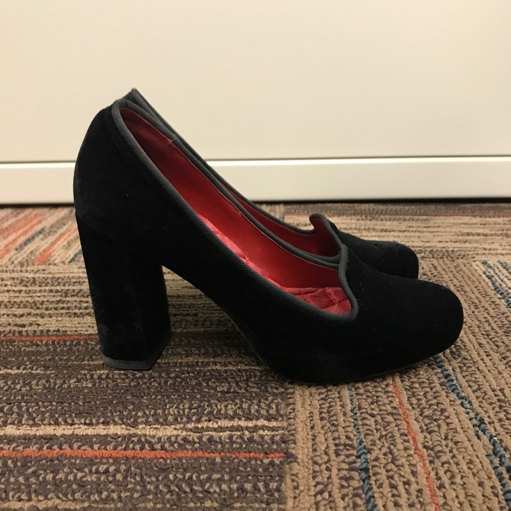 Black Cole haan high heels