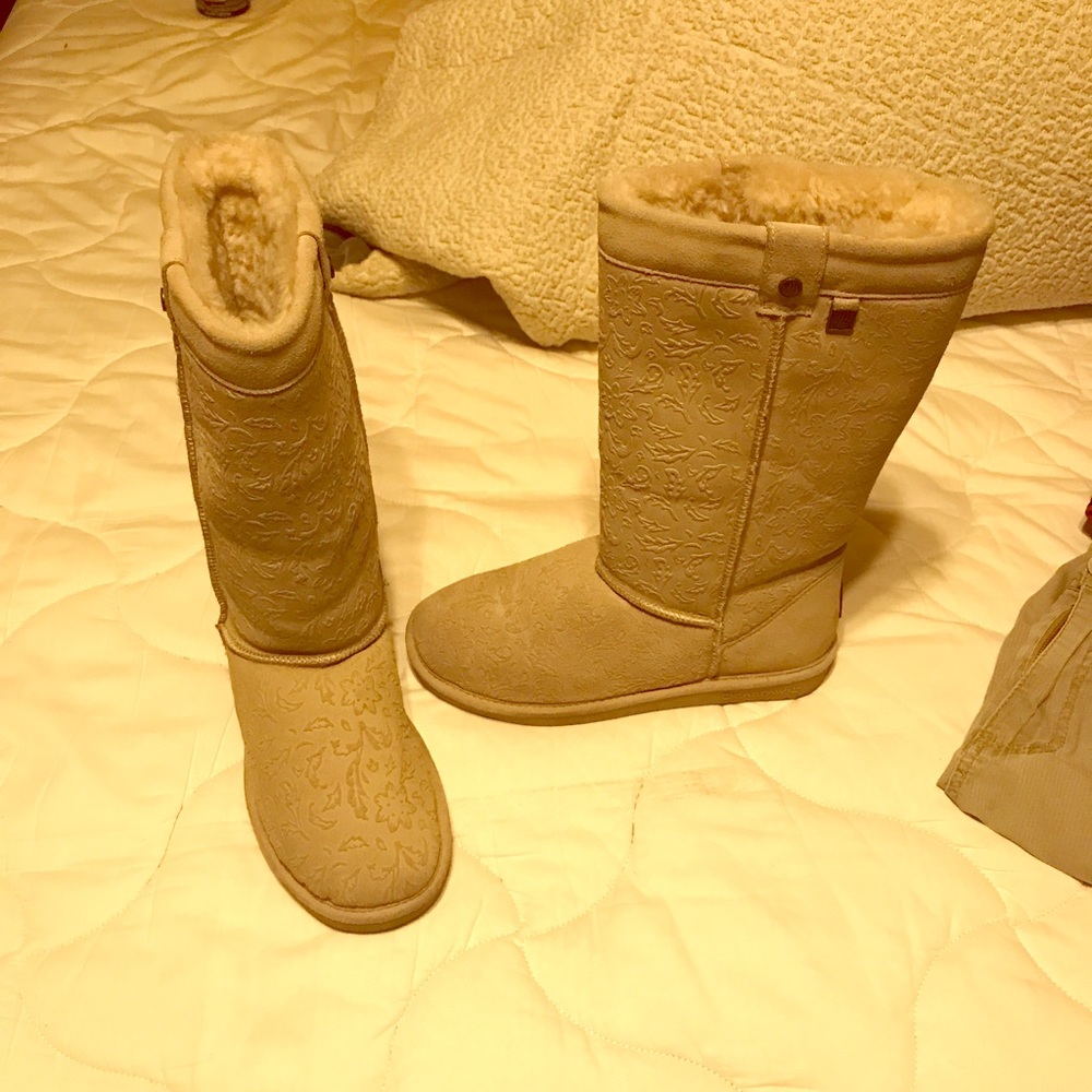 Bearpaw boots