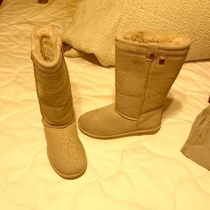 Bearpaw boots