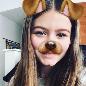 Meet your Posher, Elise