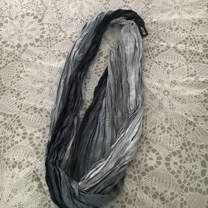 NWT, Light and dark grey ombré infinity scars!