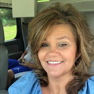 Meet your Posher, Melissa