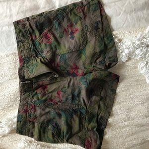Sanctuary army print shorts