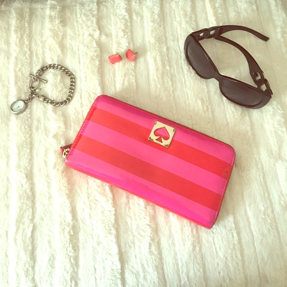 SOLD ♠️ Kate Spade Wallet ♠️ - Picture 1 of 6