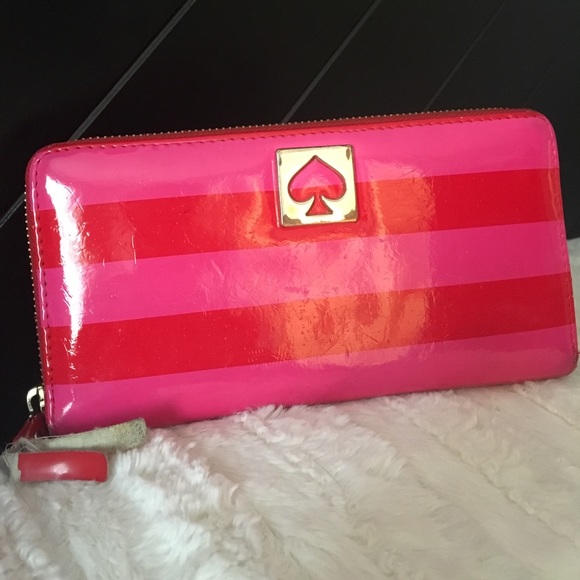 SOLD ♠️ Kate Spade Wallet ♠️ - Picture 2 of 6