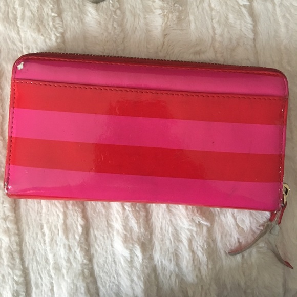 SOLD ♠️ Kate Spade Wallet ♠️ - Picture 3 of 6