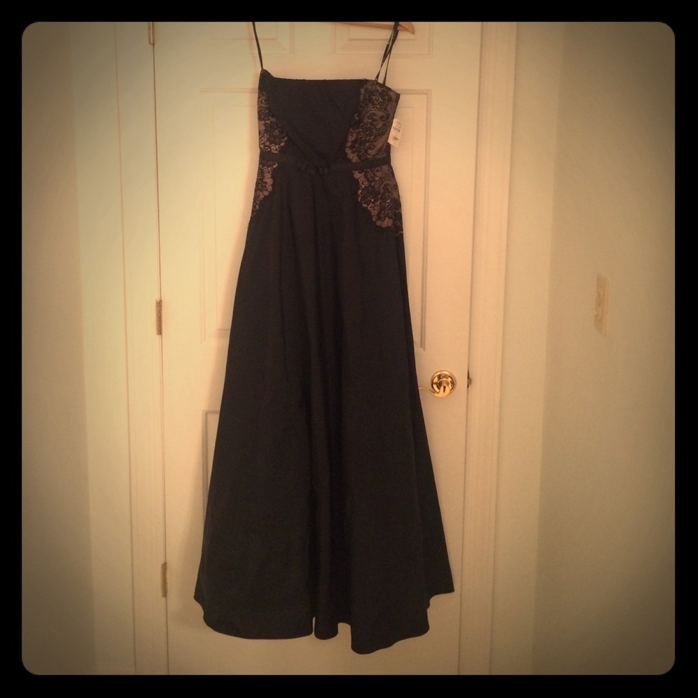 Elegant TADASHI gown, size 6