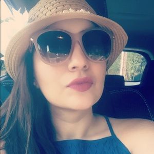 Meet your Posher, Veronica