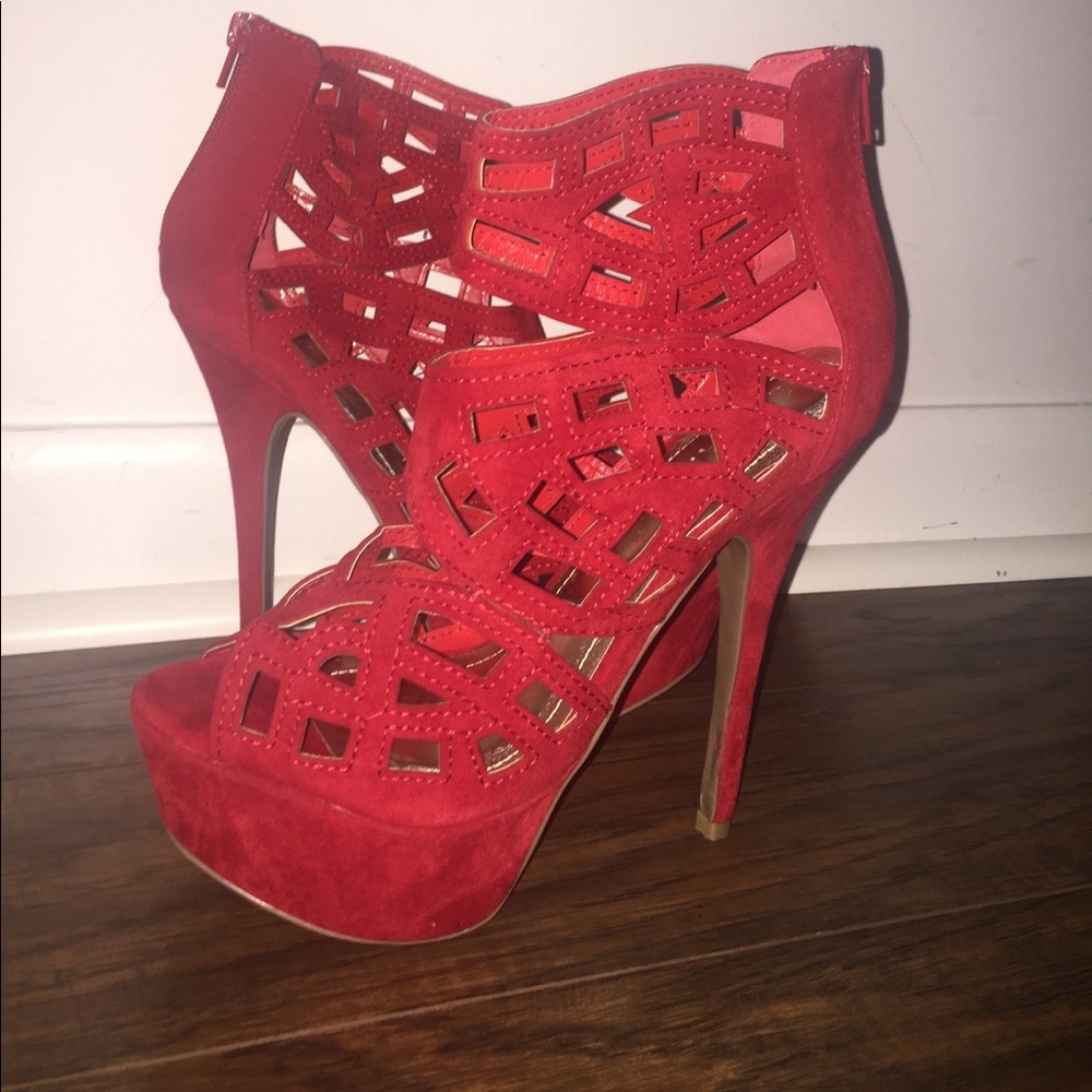 Sz 8 1/2 Laser Cut Platform Heels