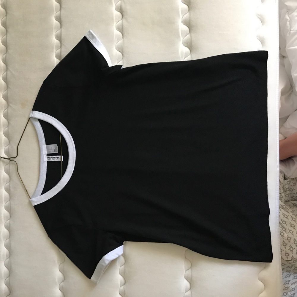 H&M comfy black tee
