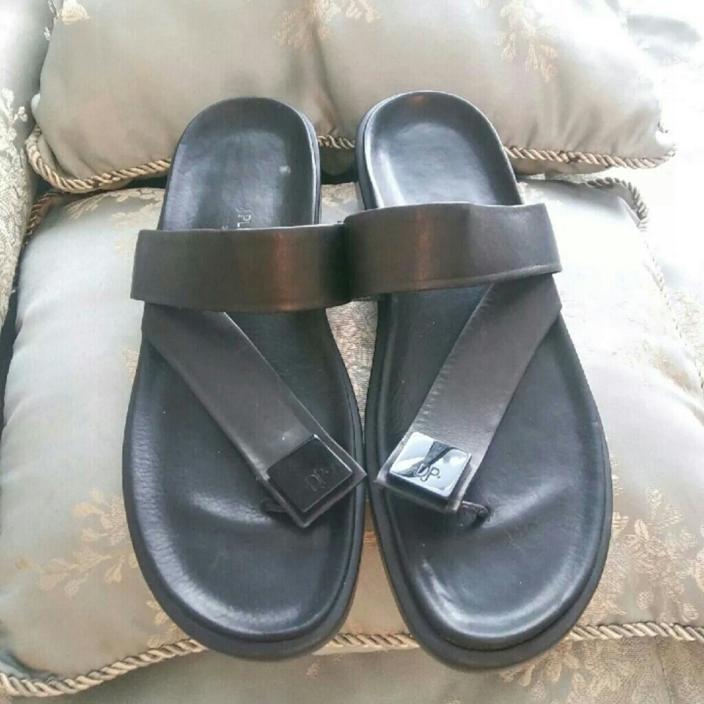 SOLD Donald J. Pliner Real Leather Wmn Sandals