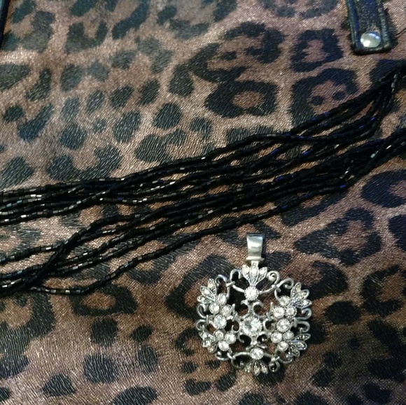 Lia Sophia Glass Bead necklace w/removable pendant - Picture 2 of 3