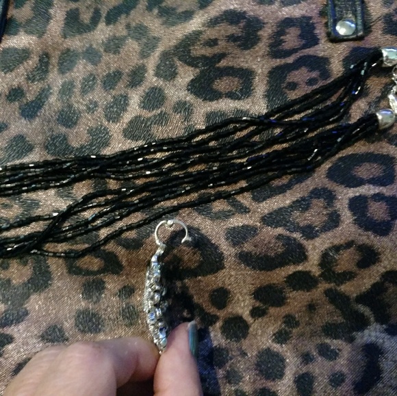 Lia Sophia Glass Bead necklace w/removable pendant - Picture 3 of 3