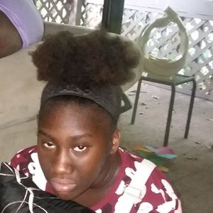 Meet your Posher, Ajacia