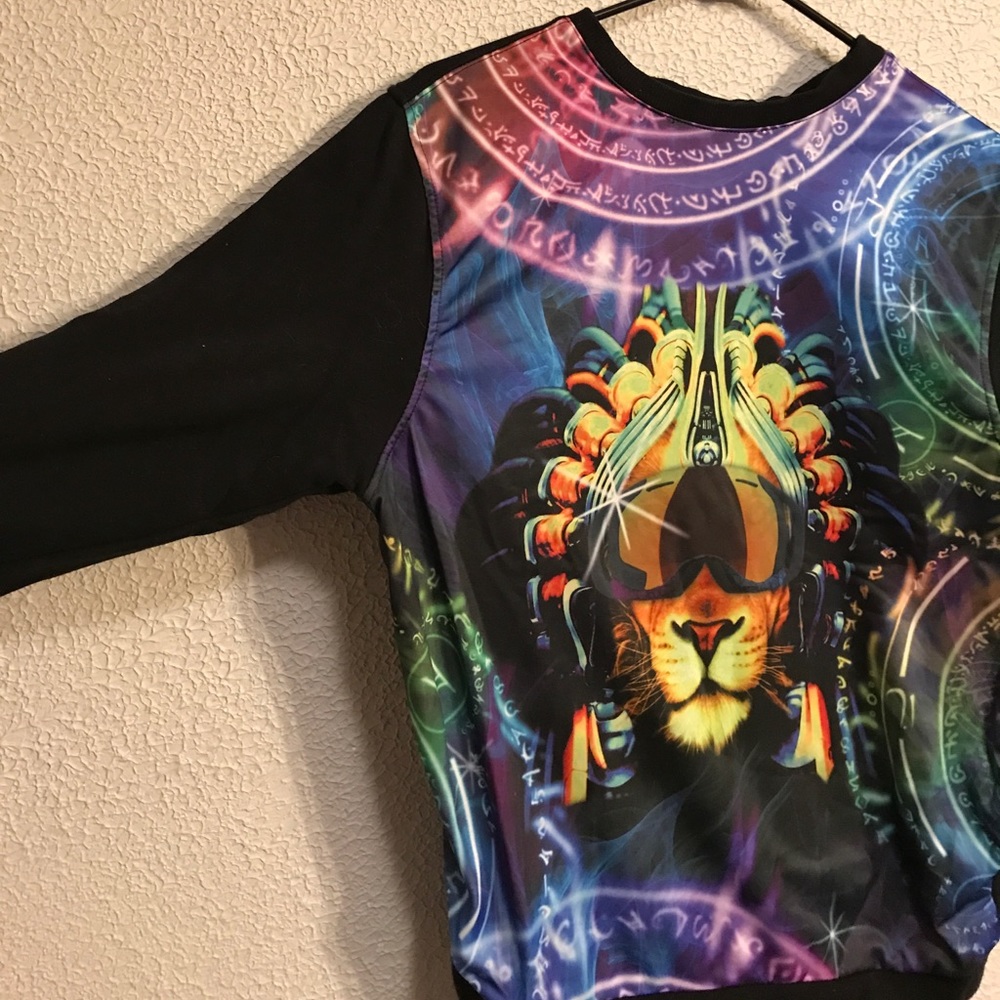 3D lion graphic sweater