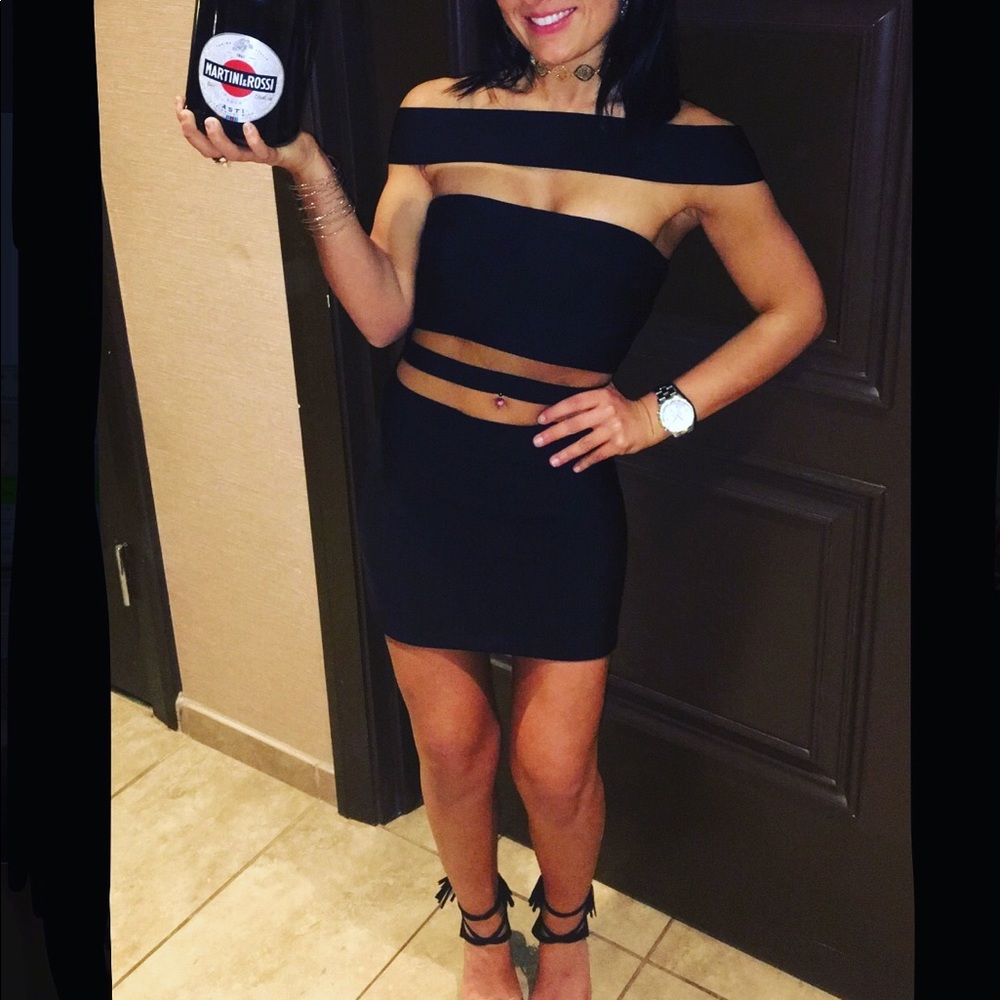 Bebe X-Small Off The Shoulder Bodycon Dress