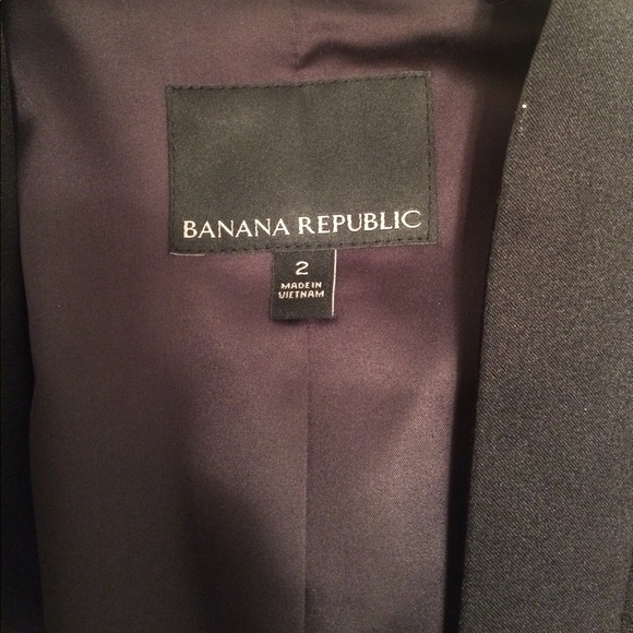 Cute BANANA REPUBLIC black tux jacket - Size 2 - Picture 3 of 5