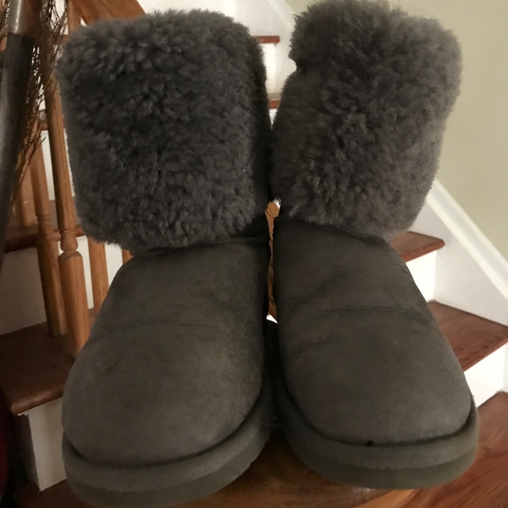 Gray Foam Bottom Uggs