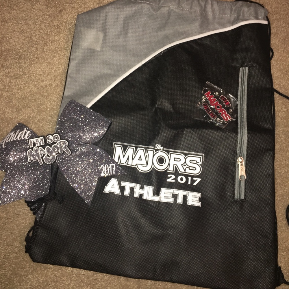 majors athlete bag, pin, and bow