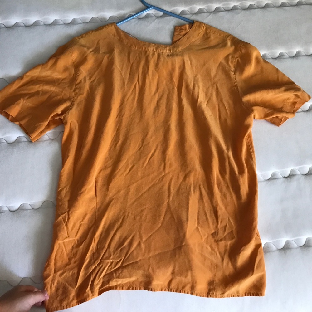 Basic yellow shirt