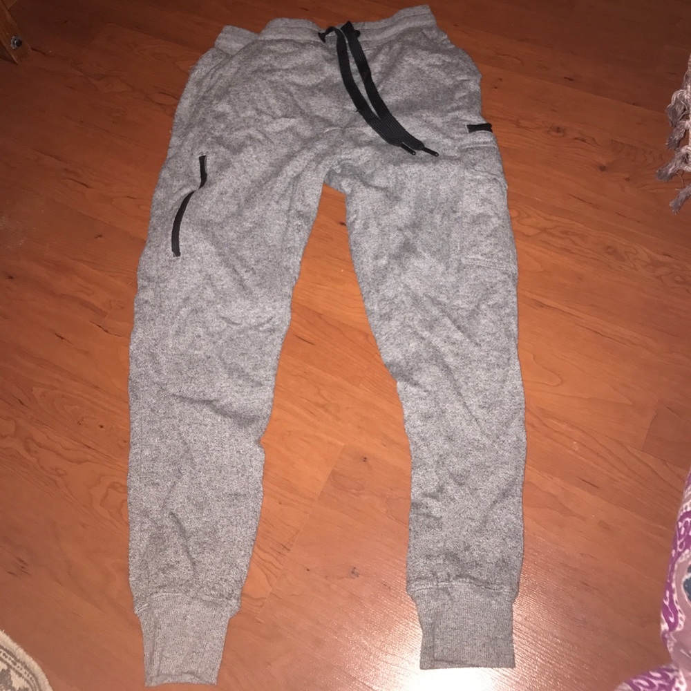sweats, never worn, great condition
