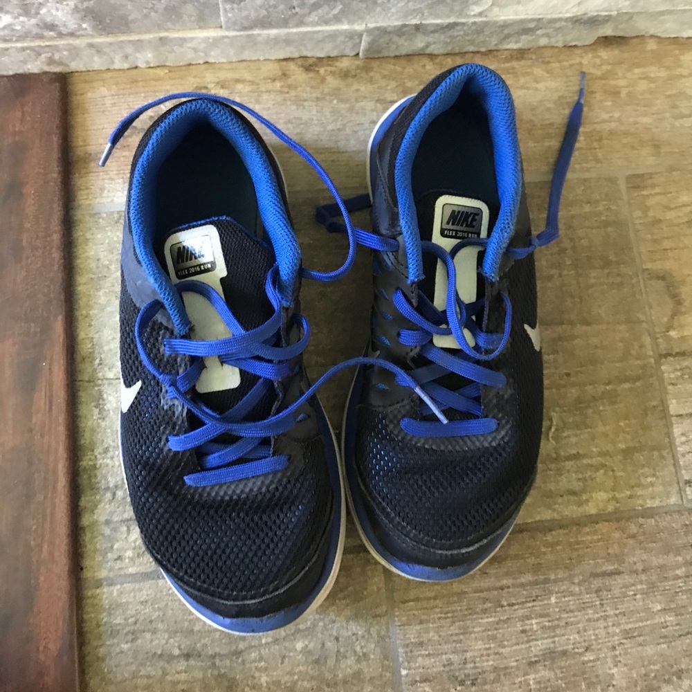 Boy's shoes