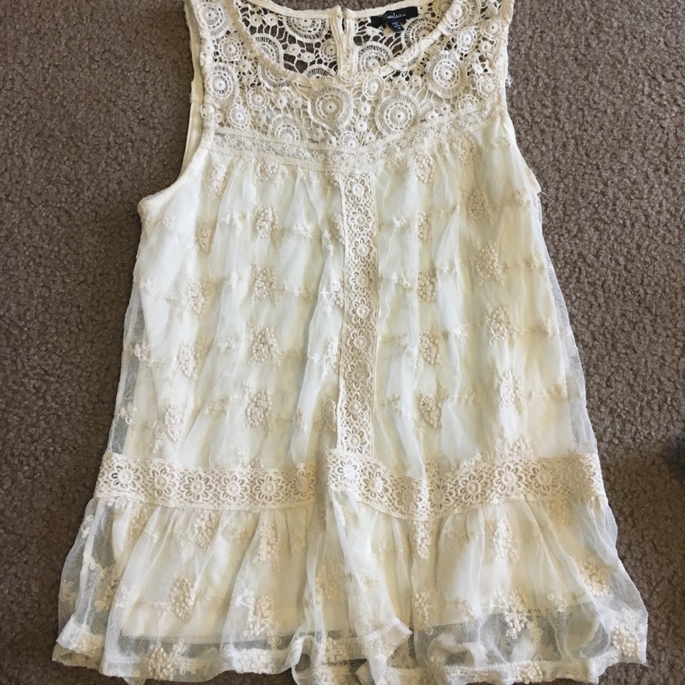 Cute blouse!